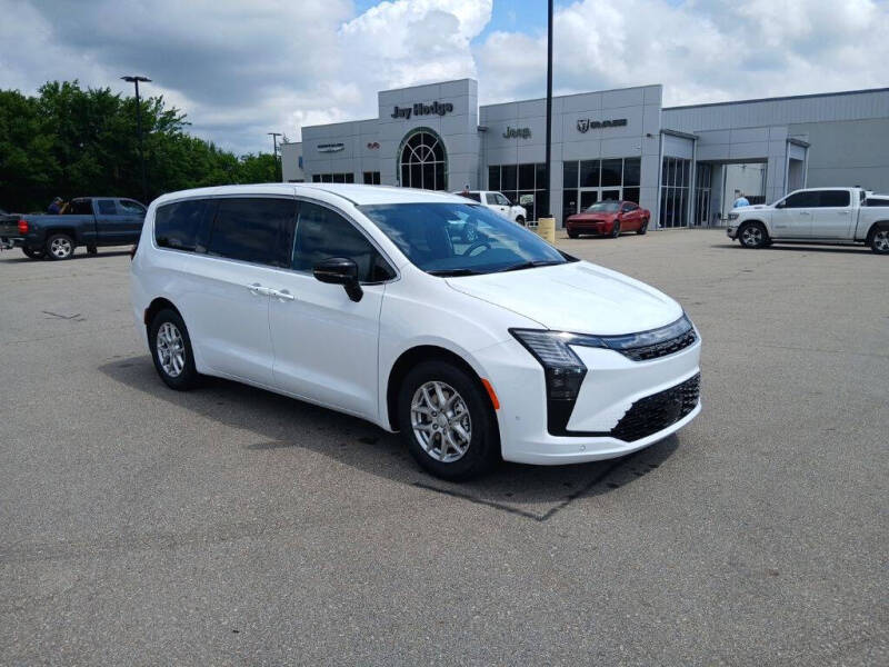 2027 Chrysler Pacifica Select