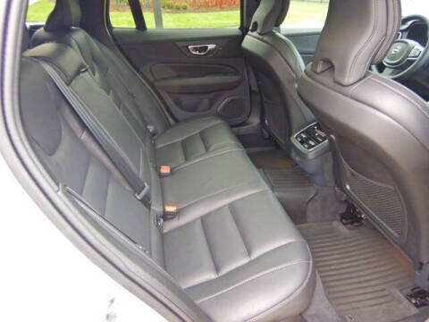 2025 Volvo V60 Cross Country B5 Ultra