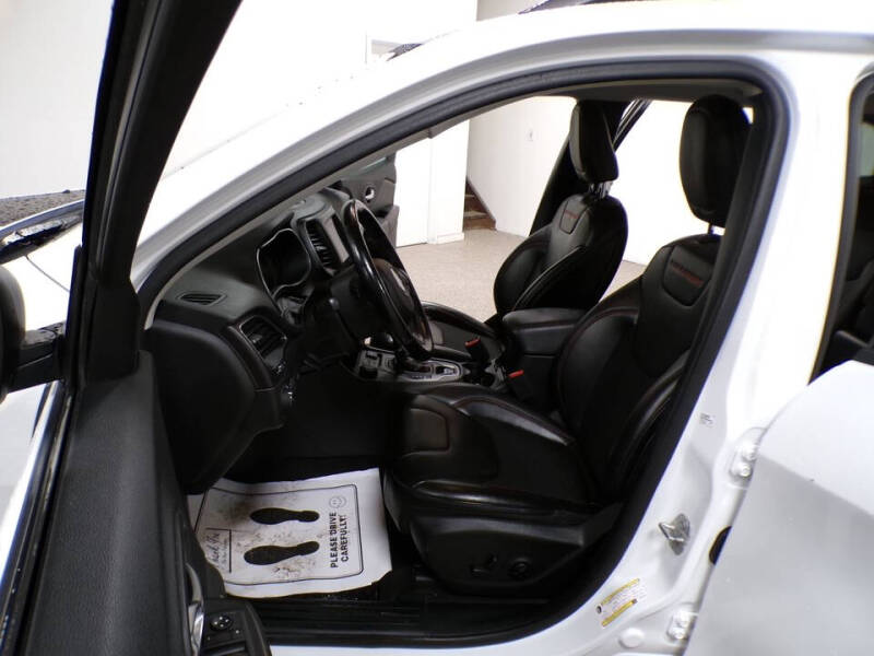 2020 Jeep Cherokee Trailhawk