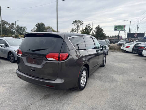 2017 Chrysler Pacifica LX