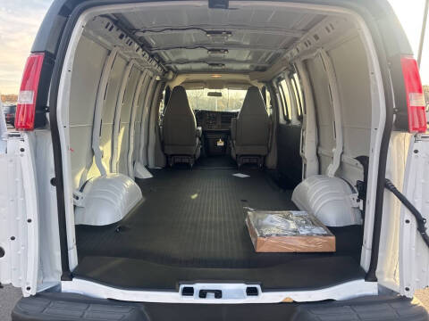 2025 Chevrolet Express 2500