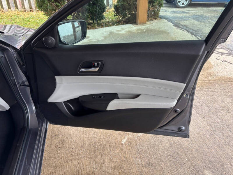 2017 Acura ILX w/Premium