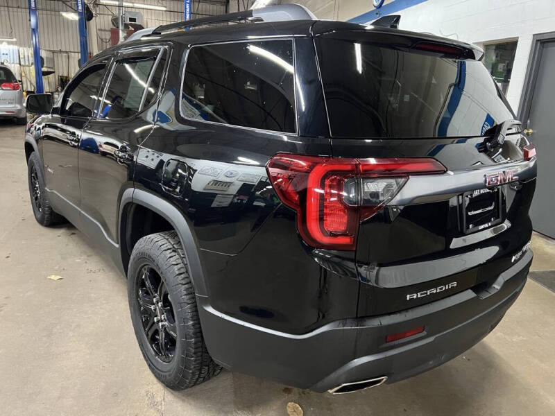 2023 GMC Acadia AT4