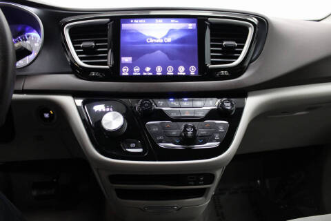 2020 Chrysler Pacifica Touring