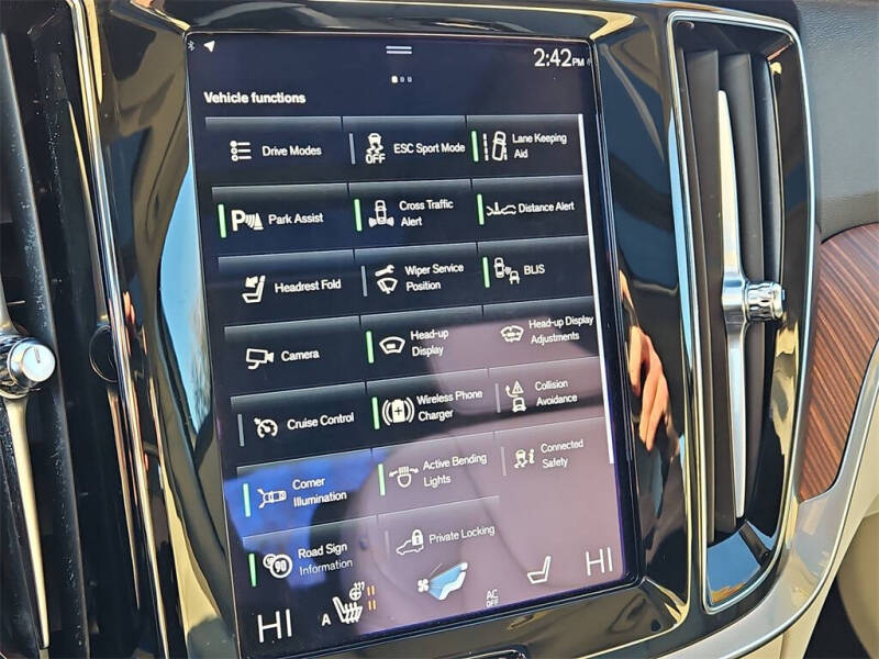 2022 Volvo S60 B5 Momentum