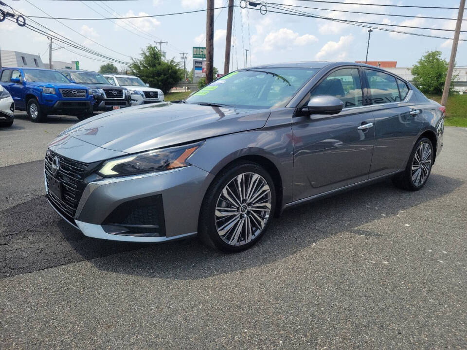 2023 Nissan Altima for sale at HILLTOP NISSAN in East Hanover, NJ