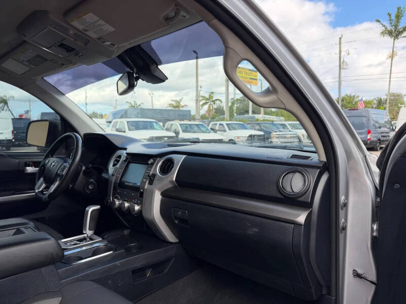 2018 Toyota Tundra SR5