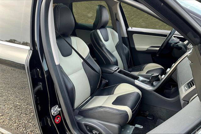 2017 Volvo XC60 T6 Dynamic