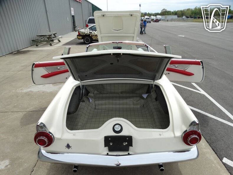 1956 Ford Thunderbird