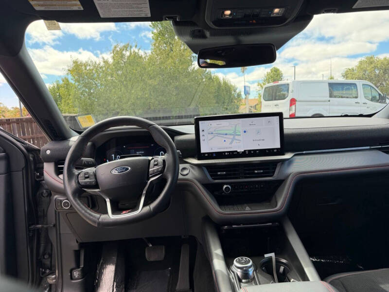 2025 Ford Explorer ST