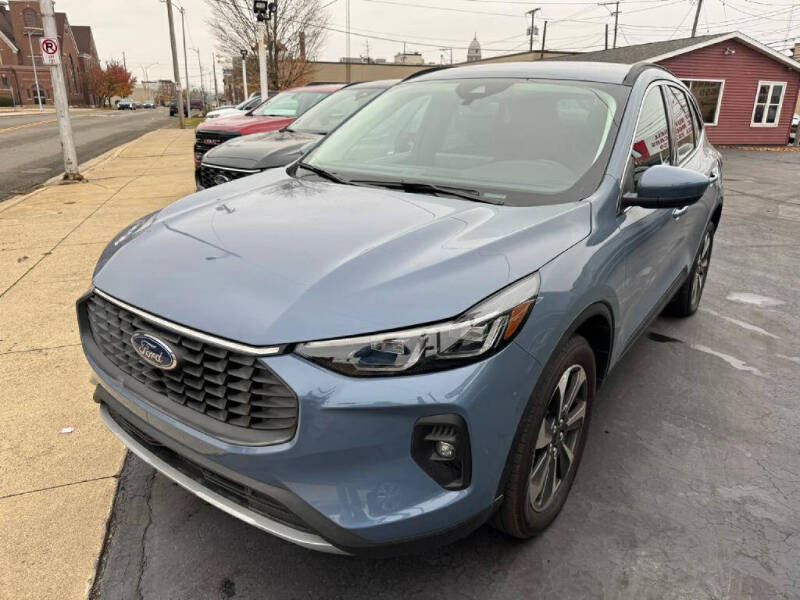 2025 Ford Escape Platinum