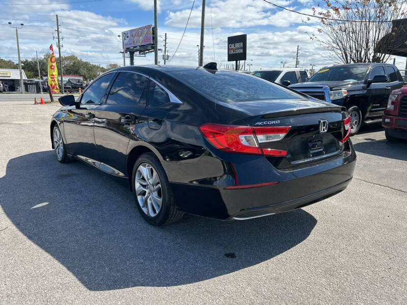 2018 Honda Accord LX photo 14