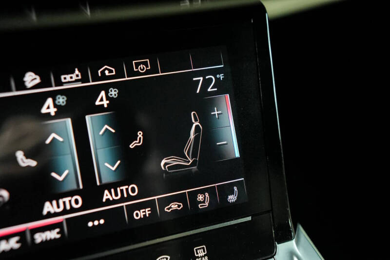 2019 Audi e-tron quattro Premium Plus