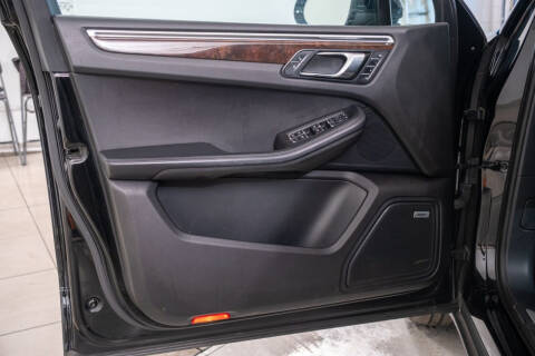 2017 Porsche Macan S