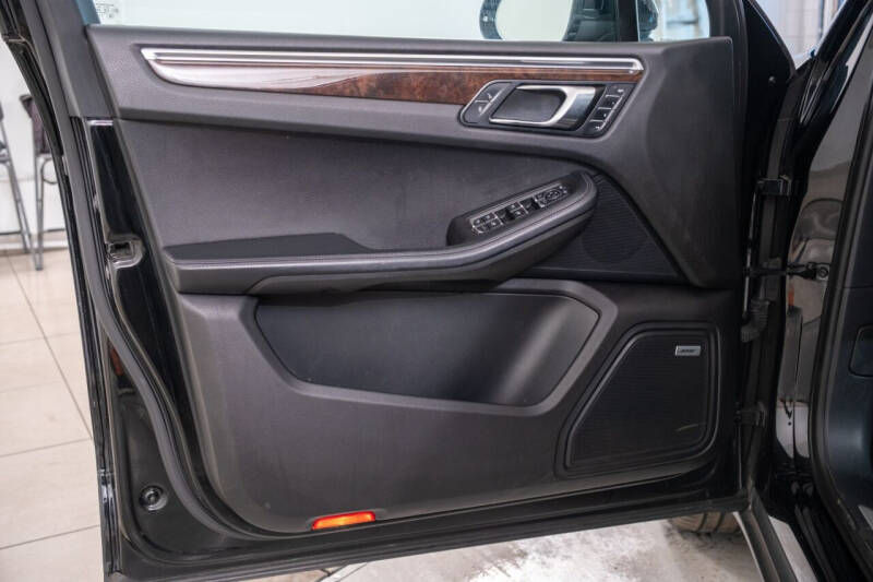 2017 Porsche Macan S