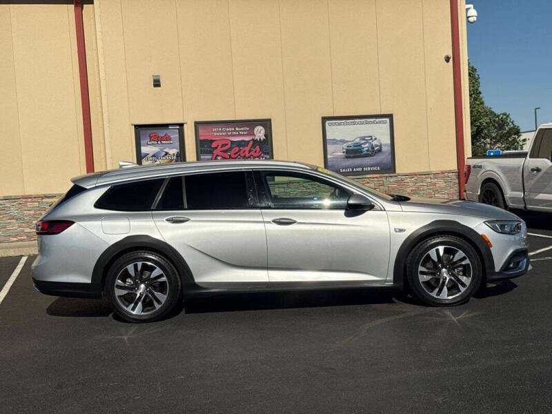 2018 Buick Regal TourX Essence