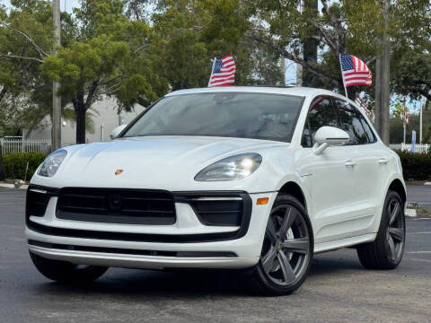 2023 Porsche Macan T
