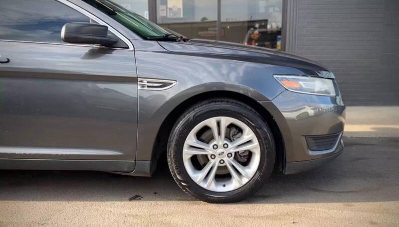 2015 Ford Taurus