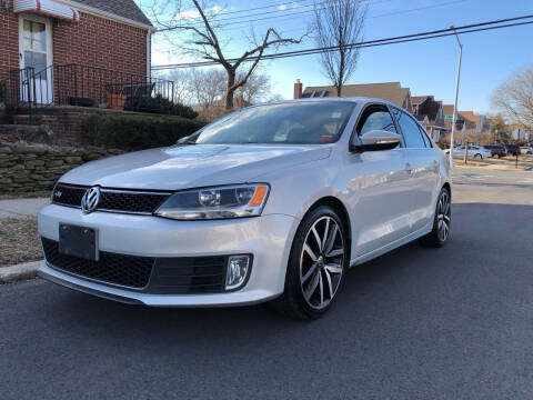 2013 Volkswagen Jetta for sale at B & A Auto Sales Inc. in Jamaica NY