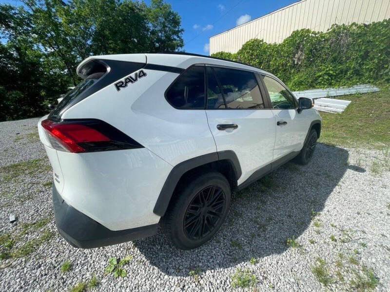 2019 Toyota RAV4 LE