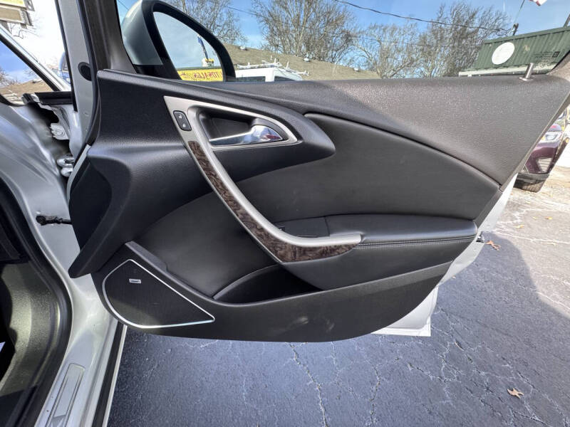 2012 Buick Verano Leather Group