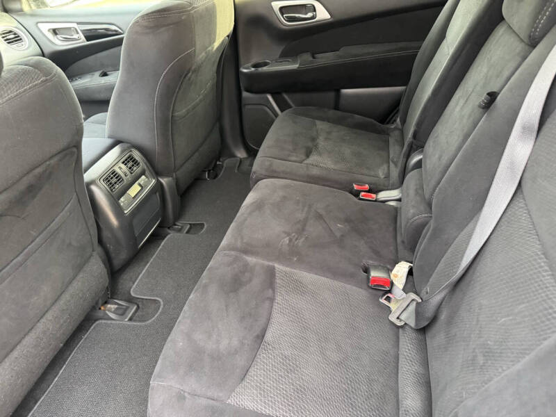 2015 Nissan Pathfinder SV