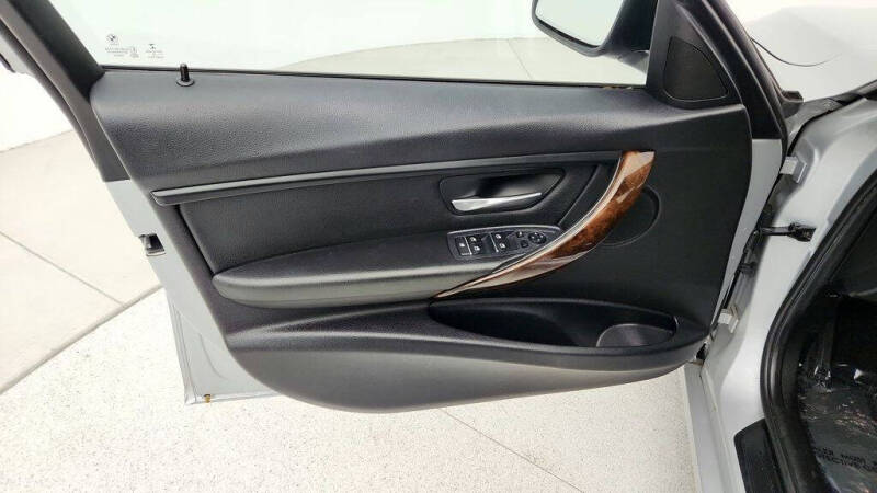 2017 BMW 3 Series 320i