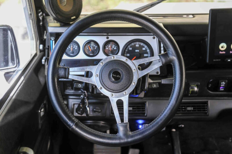 1984 Land Rover Defender