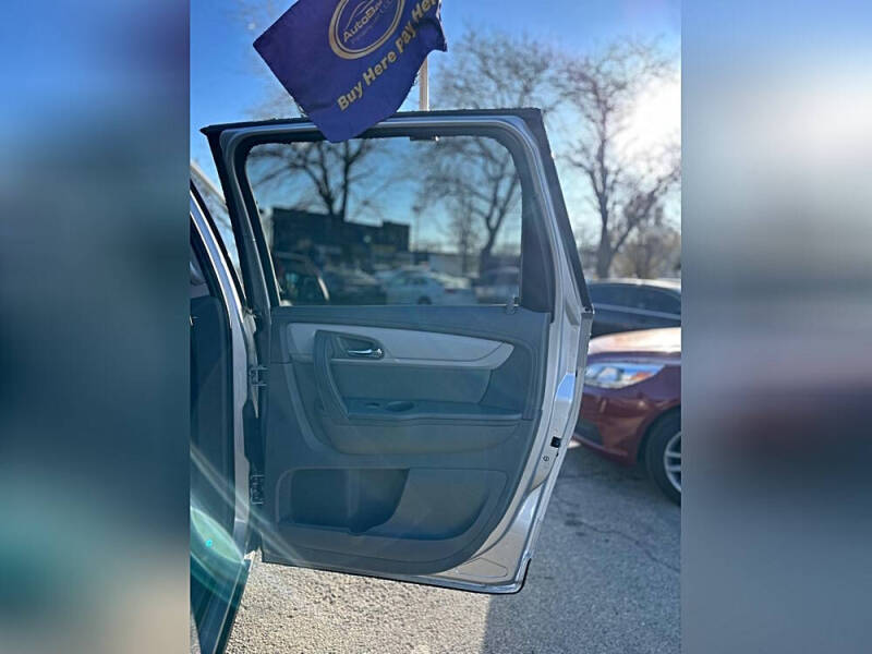 2017 Chevrolet Traverse LS