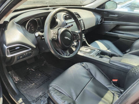 2017 Jaguar XE 25t Premium