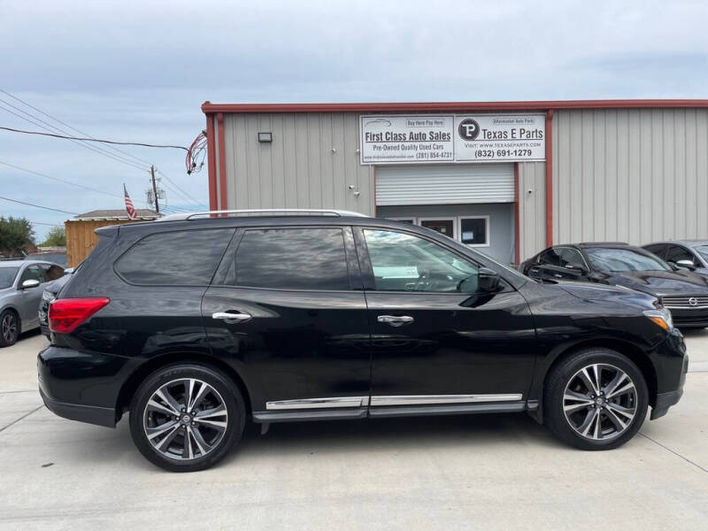 2017 Nissan Pathfinder Platinum