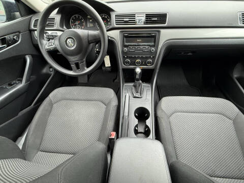 2012 Volkswagen Passat S PZEV