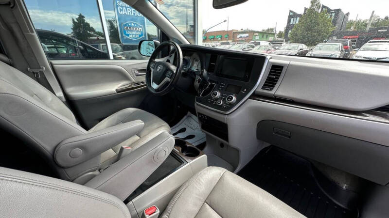 2017 Toyota Sienna