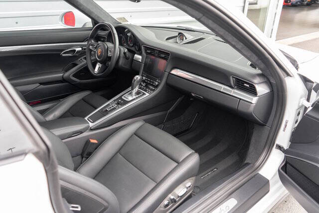 2019 Porsche 911 33