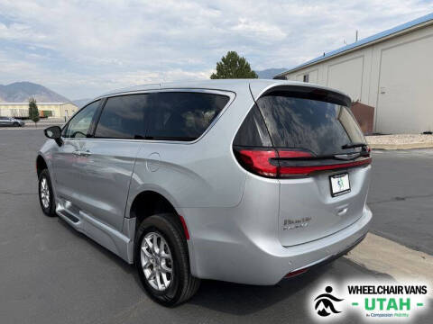 2024 Chrysler Pacifica Touring L