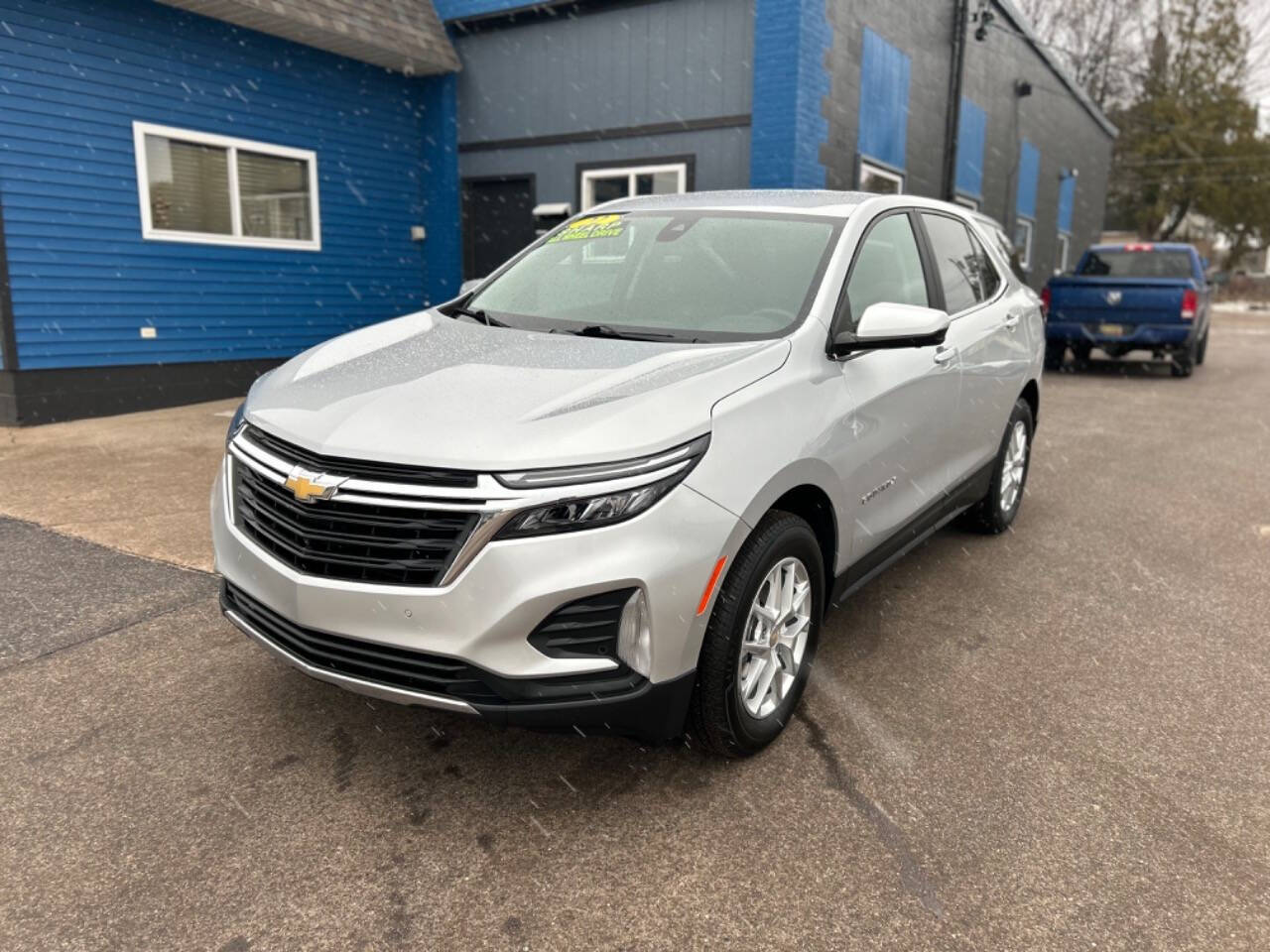 2022 Chevrolet Equinox for sale at Jon's Auto in Marquette, MI