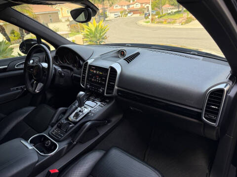 2018 Porsche Cayenne S