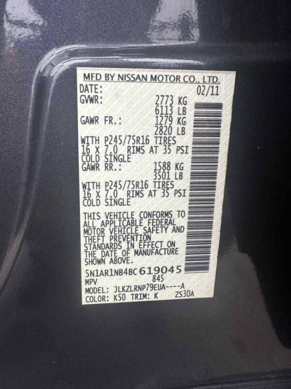 2011 Nissan Pathfinder LE