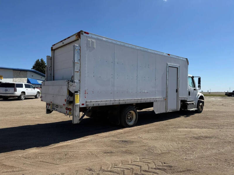 2013 Freightliner M2 106