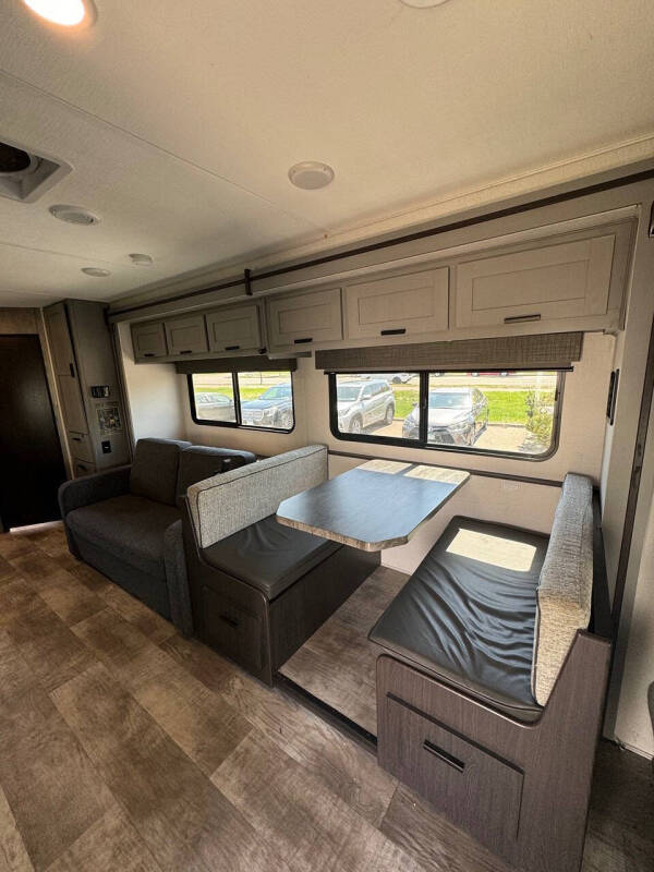 2022 Ford E-Series E-450 SD