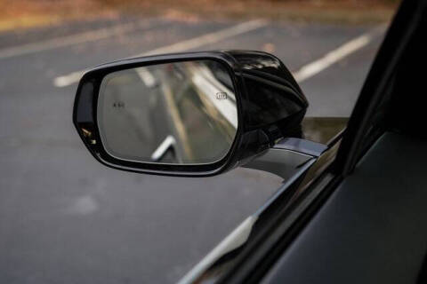 2024 Cadillac LYRIQ Luxury 1