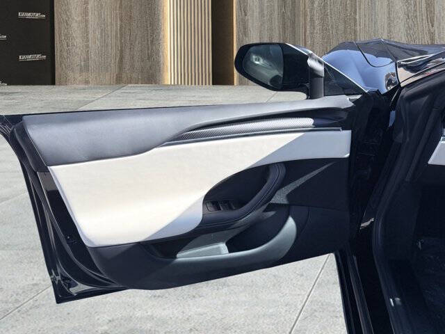 2023 Tesla Model S Plaid