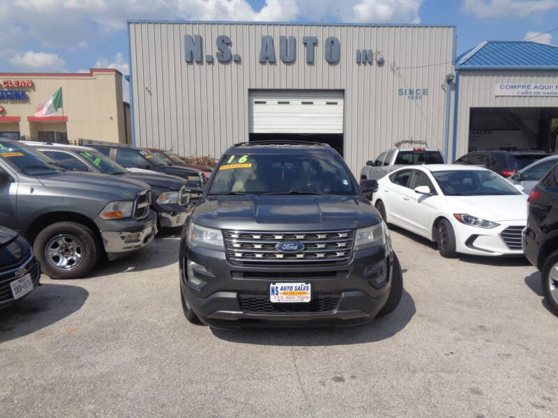 2016 Ford Explorer XLT's photo