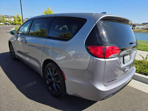 2019 Chrysler Pacifica Touring Plus