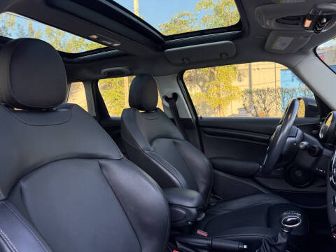 2017 MINI Hardtop 4 Door Cooper