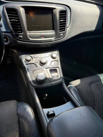 2015 Chrysler 200 S