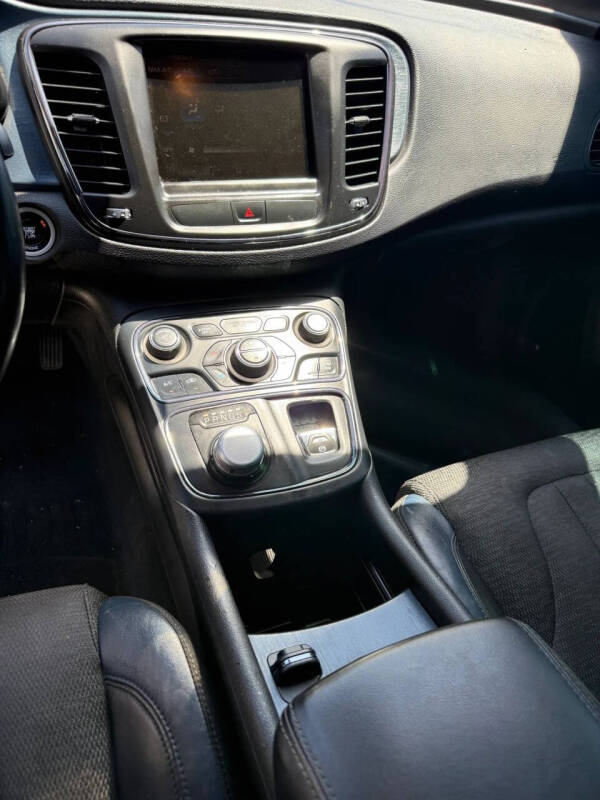 2015 Chrysler 200 S