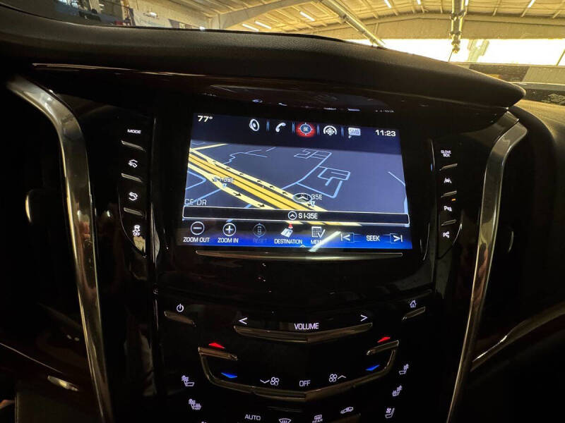 2017 Cadillac Escalade Luxury