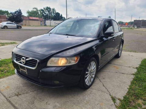 2011 Volvo S40 for sale at METRO CITY AUTO GROUP LLC in Lincoln Park MI