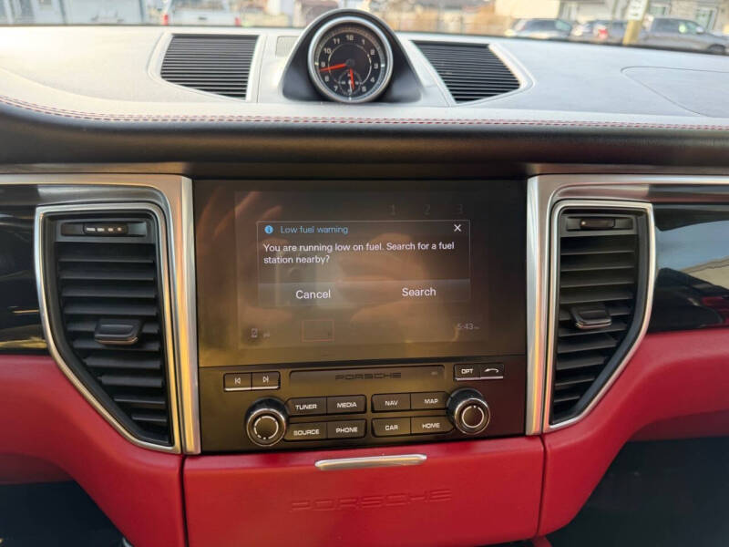 2017 Porsche Macan Turbo